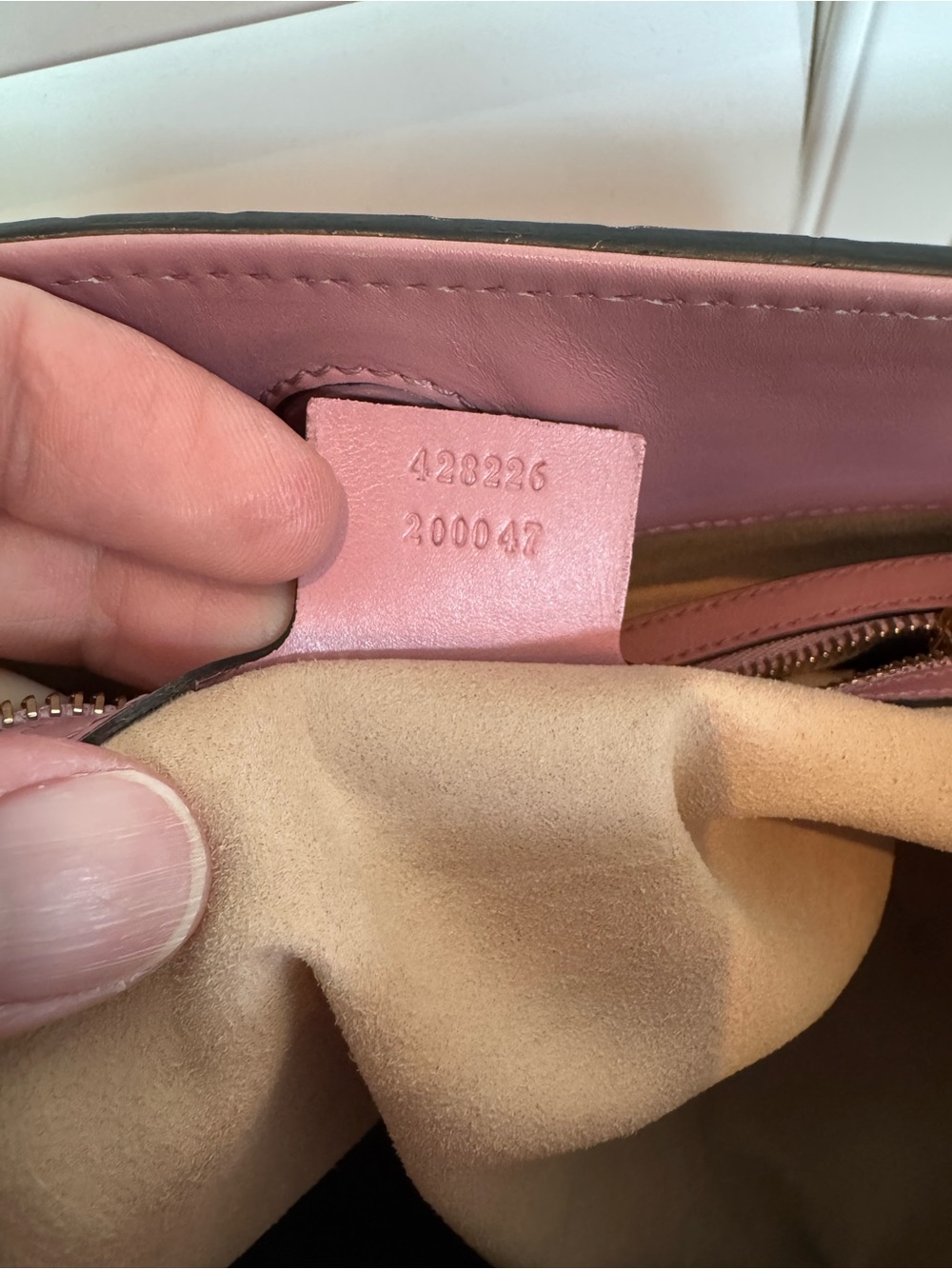 Gucci Guccissima Pink GG-Embossed Leather Tote - Crossbody - Picture 3 of 7
